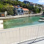 펜션 Seaside House For Families With Children Zavalatica, Korcula - 19045 Čara