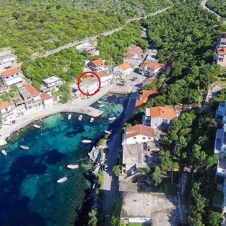 펜션 Seaside House For Families With Children Zavalatica, Korcula - 19045