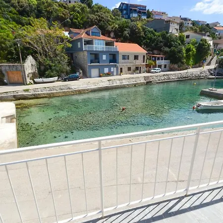 Tatil Evi Seaside House For Families With Children Zavalatica, Korcula - 19045 Čara