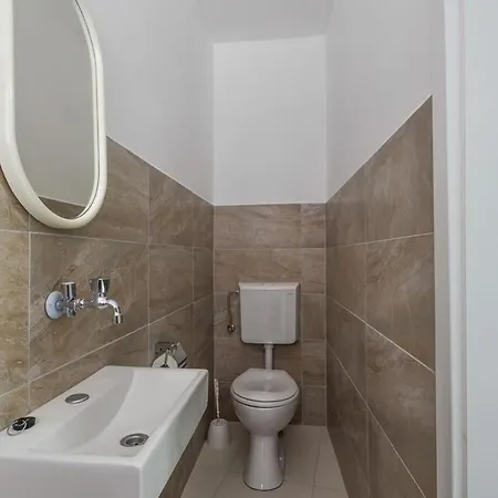 Seaside House For Families With Children Zavalatica, Korcula - 19045 別荘 *