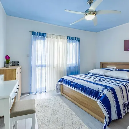 Seaside House For Families With Children Zavalatica, Korcula - 19045 別荘 Čara