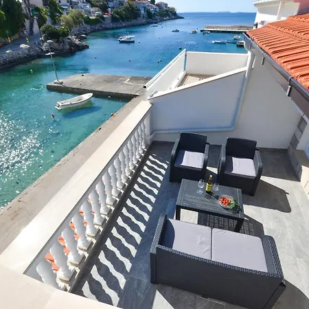 Seaside House For Families With Children Zavalatica, Korcula - 19045 Čara