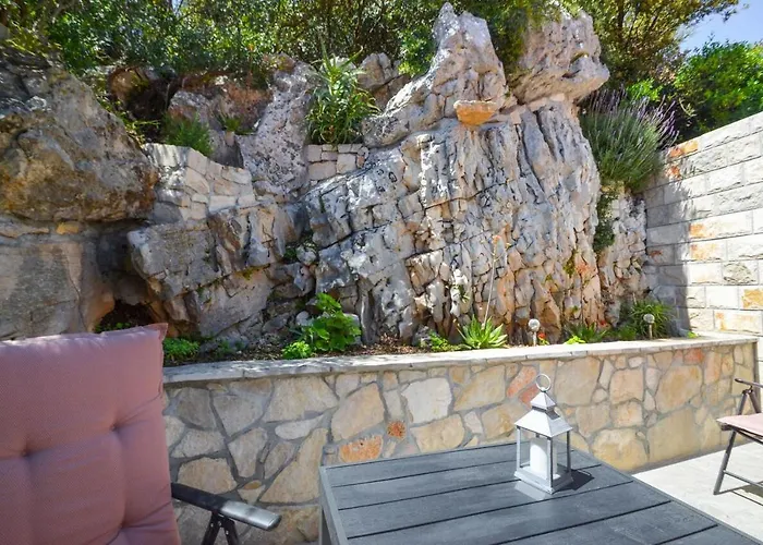 Seaside House For Families With Children Zavalatica, Korcula - 19045 Čara