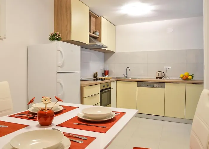 펜션 Seaside House For Families With Children Zavalatica, Korcula - 19045